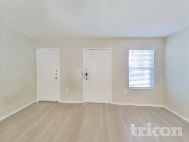 Photo - 5711 Raven Pl