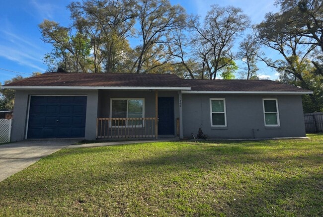 Building Photo - Charming 3/1/1 in Dunnellon!!!