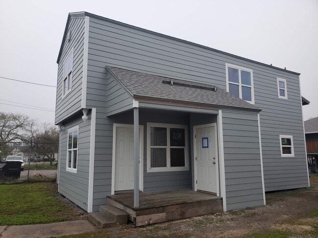 Unit 1 entry on the left - 1621 6th St Townhome