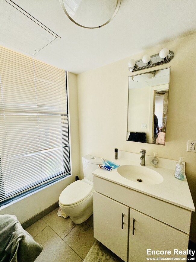 Photo - 8 Winter St Unidad 701