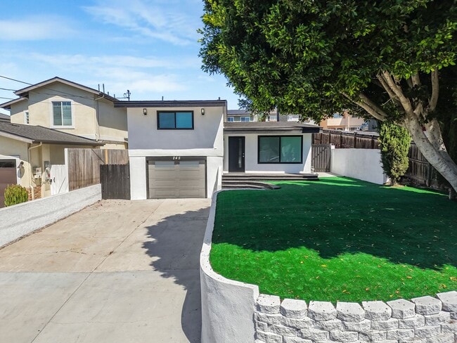 Photo - Updated three bed two bath house in Thousand Oaks with attached garage