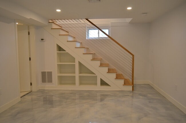 Photo - 10 Gloucester Ave Unit B