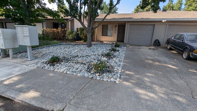 Front of home - 4918 Saddlerock Way Casa