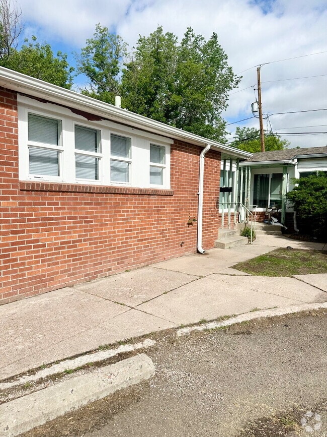 Building Photo - 716 E 17th St Unit B Rental