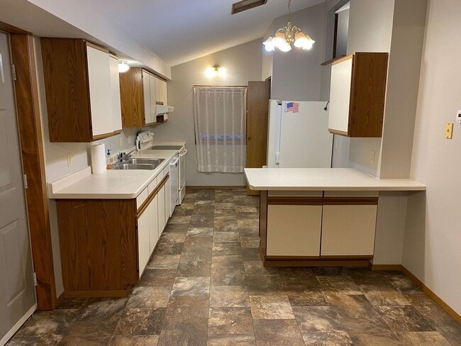 Photo - 2119-2121 Marathon St Unit #2121