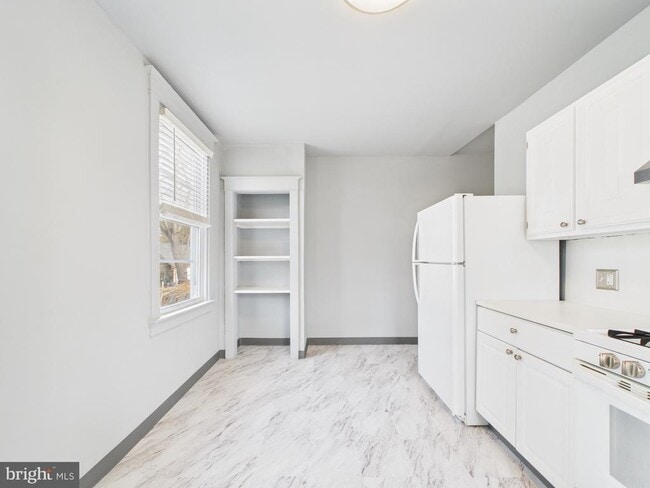 Photo - 246 S Fairview Ave Unit B