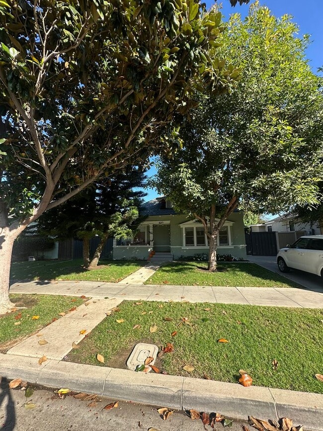 Building Photo - 335 S Grand St Unit 337 B