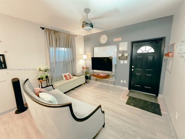 Photo - 3680 SW 26th St