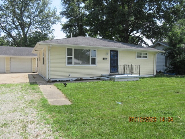 Building Photo - 2517 Fowler St Rental