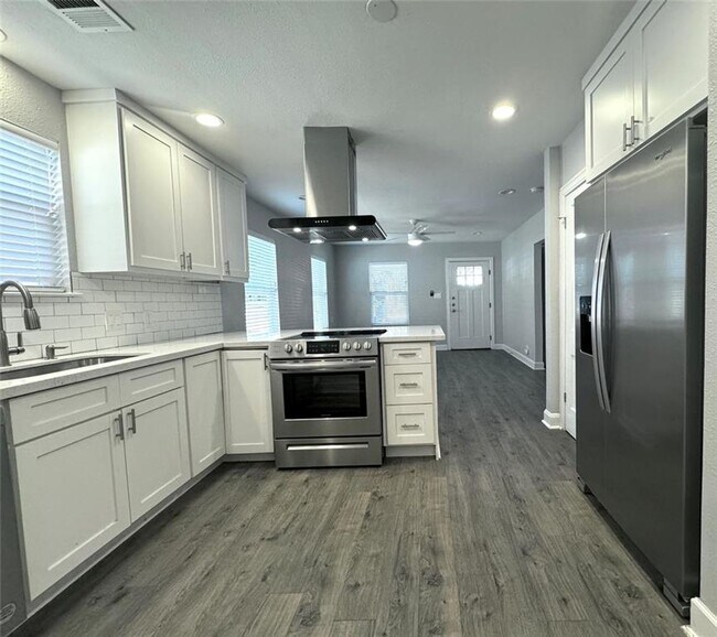 Photo - 3 X 2 Stand Alone Home Near UT!