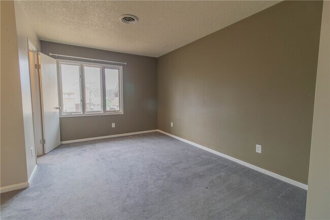 Photo - 14 Britten Cir