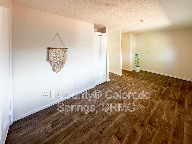 Photo - 2119 Preuss Rd Unit 2B