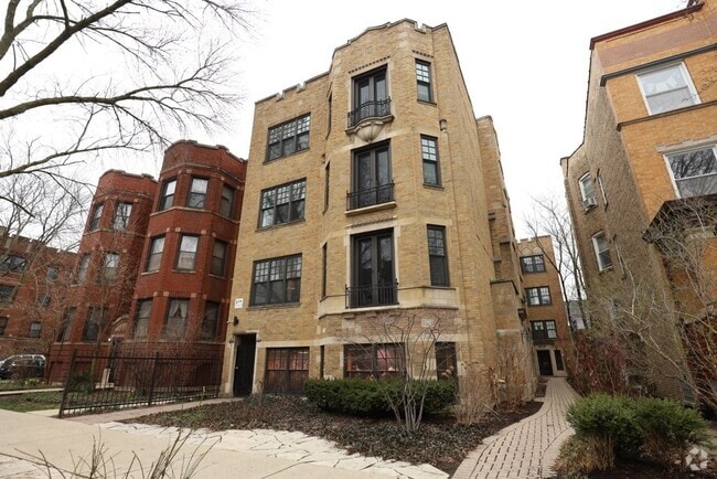 Building Photo - 1352 W Carmen Ave Rental