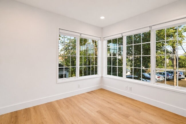 716 L St SE Unit 304