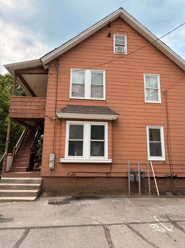 Building Photo - 154 Marshall St Unit 1