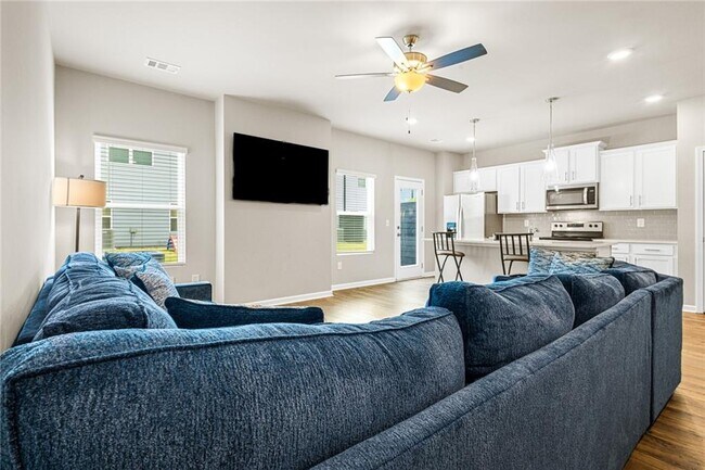 Photo - 1135 Elyse Ln