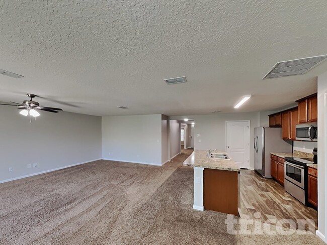 Photo - 464 Harley Dr