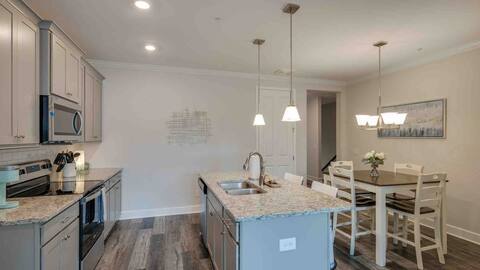 Photo - 405 Ronan Way