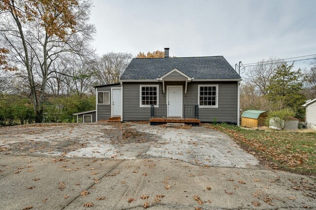 Building Photo - 632 Center St Rental