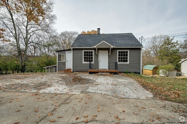 Building Photo - 632 Center St Rental