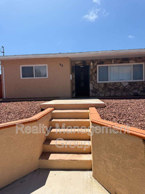 Building Photo - 98 E Palomar St