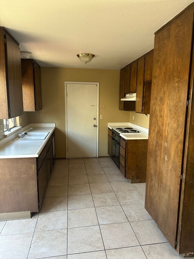 Photo - 3800 Maserati Dr Unit #2