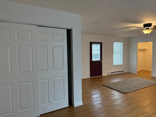 Photo - 10 Locust Ln