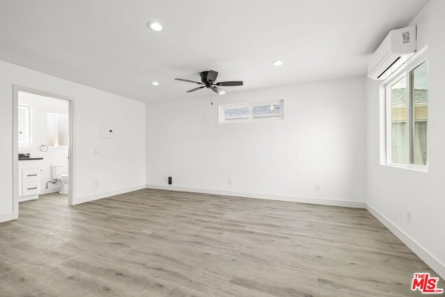 Photo - 1051 Gill Ave