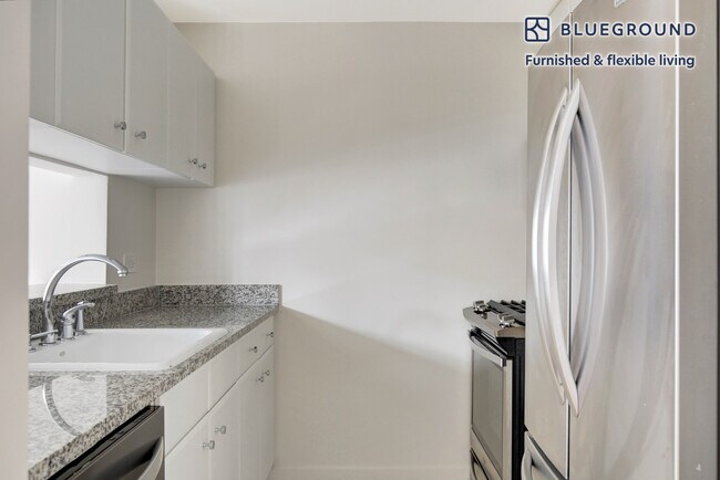 Photo - 255 W 94th St Unidad FL10-ID686