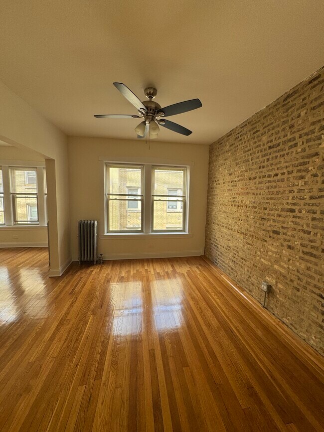 Photo - 4836 W Belle Plaine Ave
