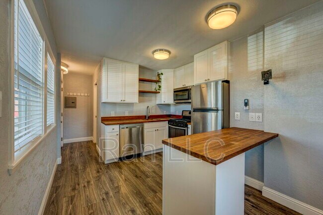 Photo - 1350 Haskell St Unit A