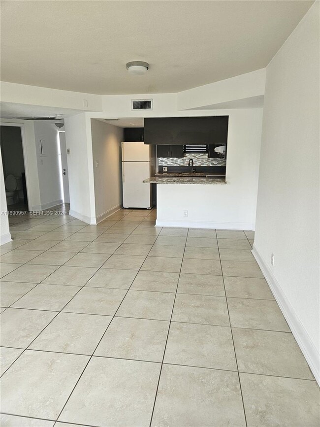 Photo - 8290 Lake Dr Unit 303