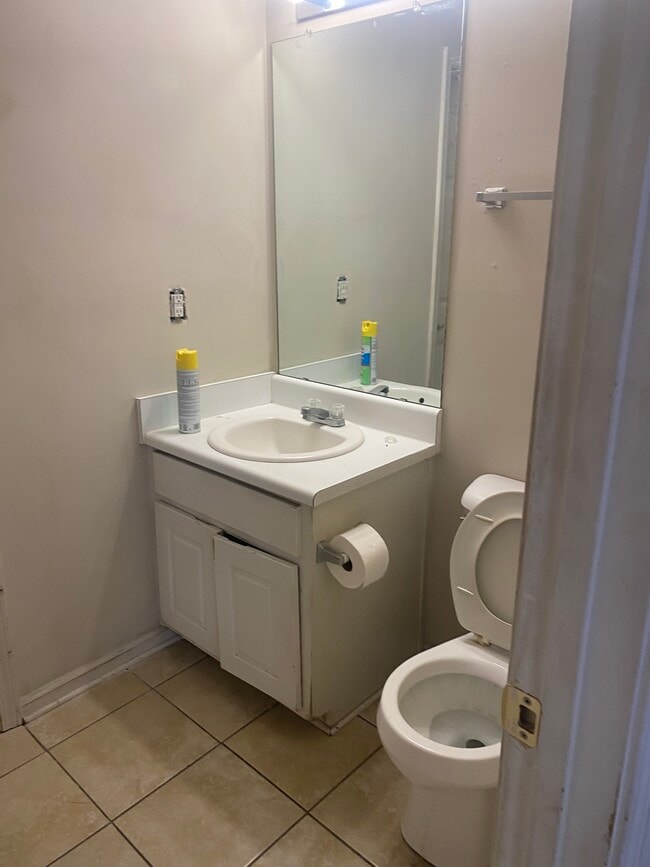 Photo - 412 Tina Hely Ct