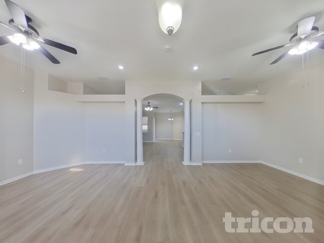 Photo - 1810 Cattleman Dr