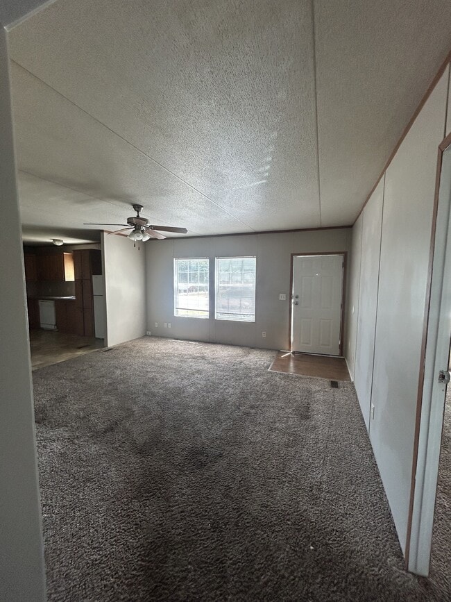 Photo - 105 Zackary St