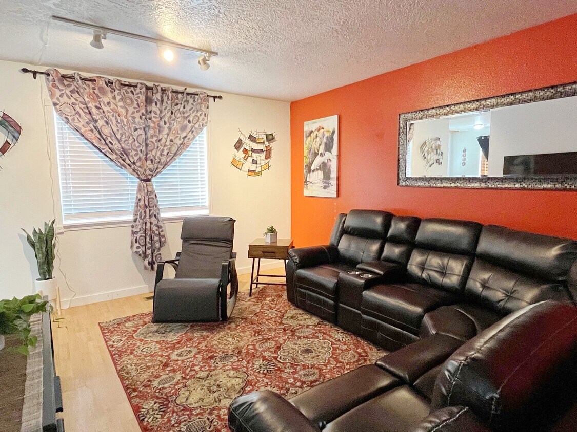 Photo - 7533 Regal Mountain Dr (Anchorage, AK)