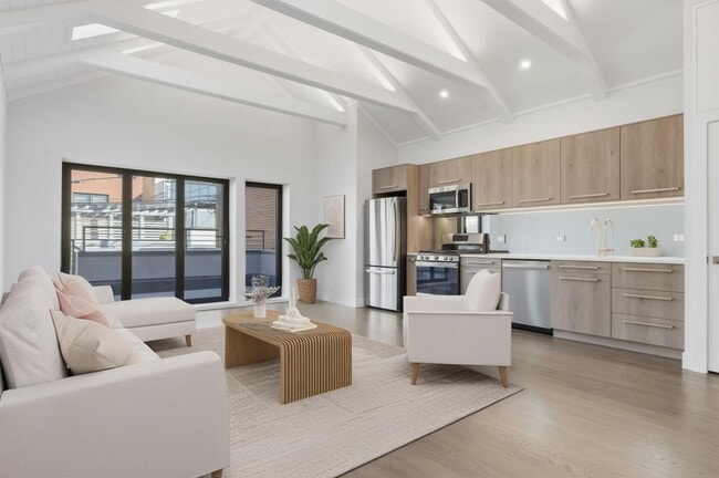 Photo - 1924 W Grand Ave