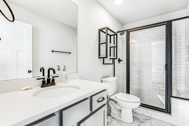 Photo - 450 Glastonbury Rd Townhome