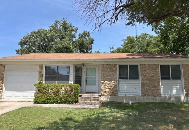 Building Photo - 608 S 19th St