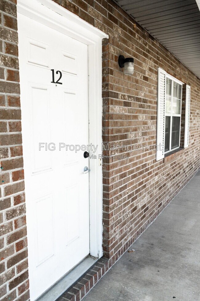 Building Photo - 706 E Inskip Dr Unit 12