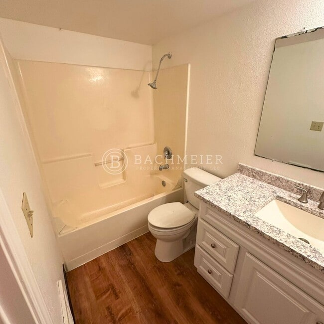 Photo - 119 SE 9th St