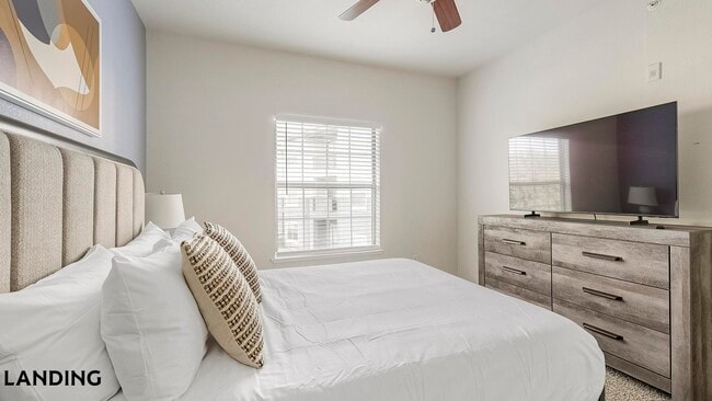 Photo - 901 Lakeside Cir Unit 2212