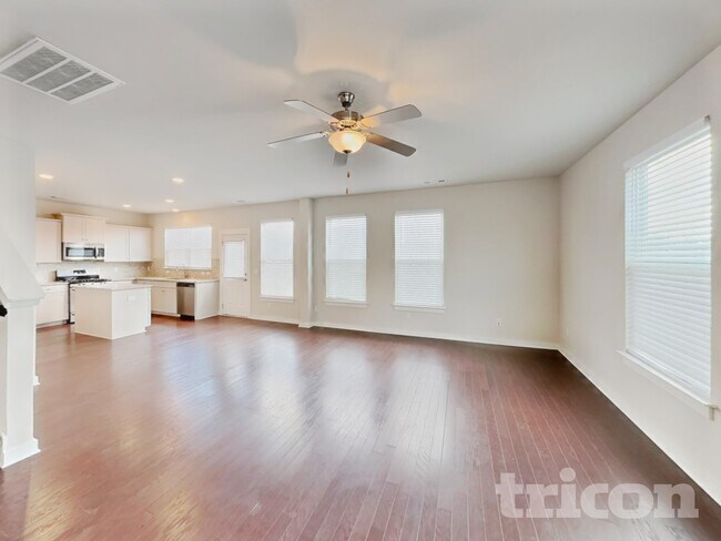 Photo - 4937 Kingdom Dr