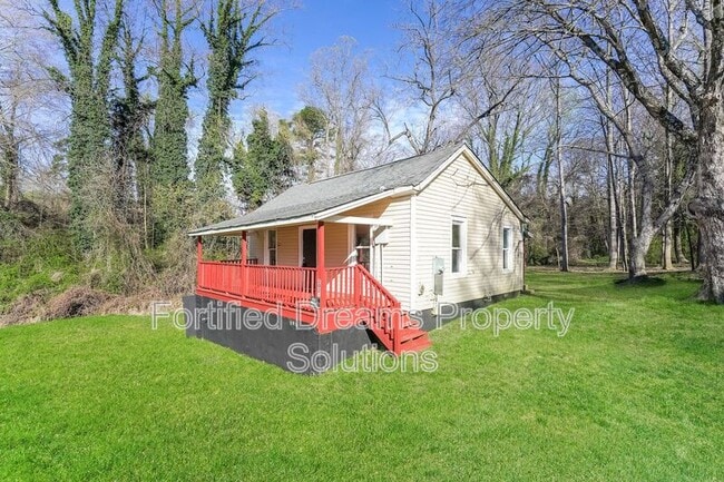 Photo - 2021 Row St