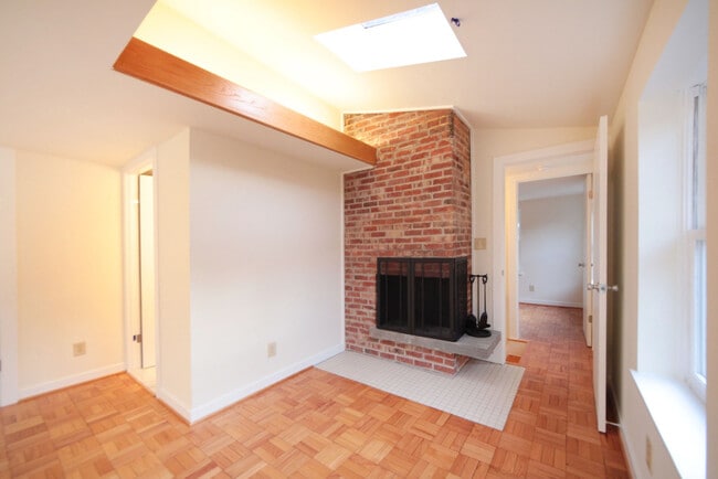 Building Photo - 1221 N Street, NW Unit 2