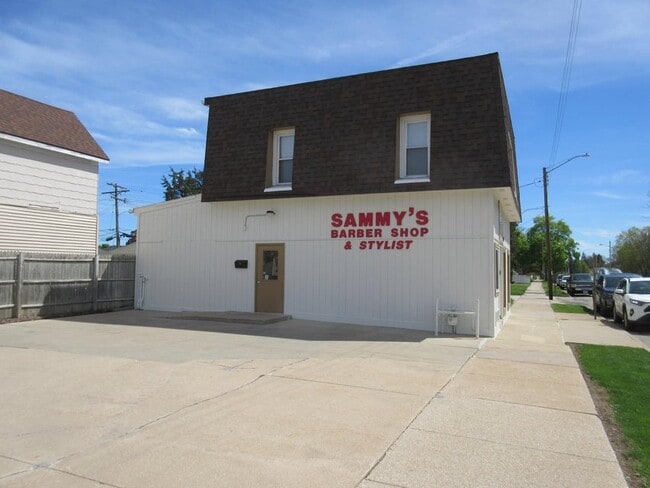 Building Photo - 1405 Lathrop Ave Unit Lower rear