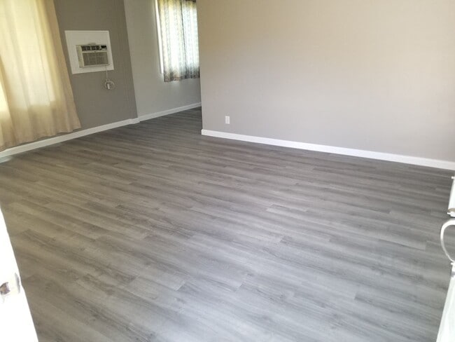 Photo - 4092-4096 Green Unit 4092