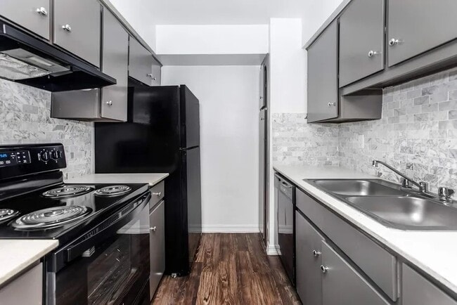 Building Photo - 4400 Memorial Dr Unit 2-2013