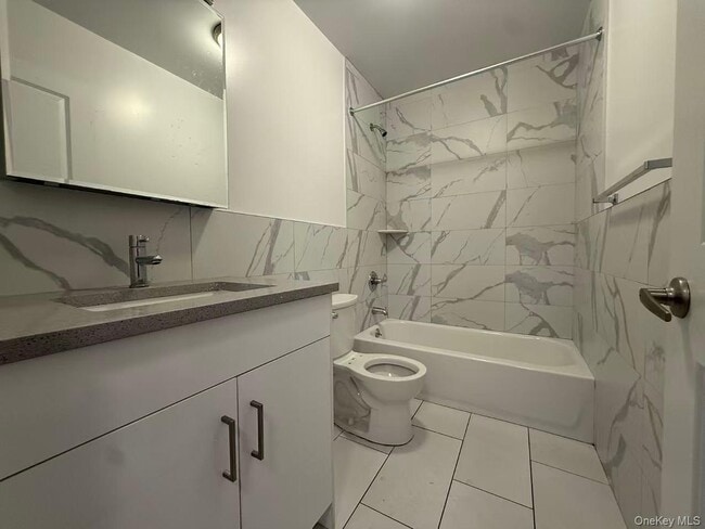 Photo - 57-14 Xenia St Unit 3