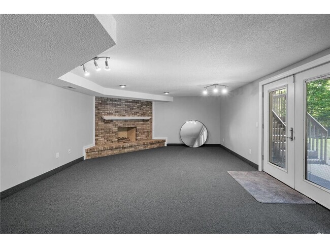 Building Photo - 6170 Dallas Ln N Rental